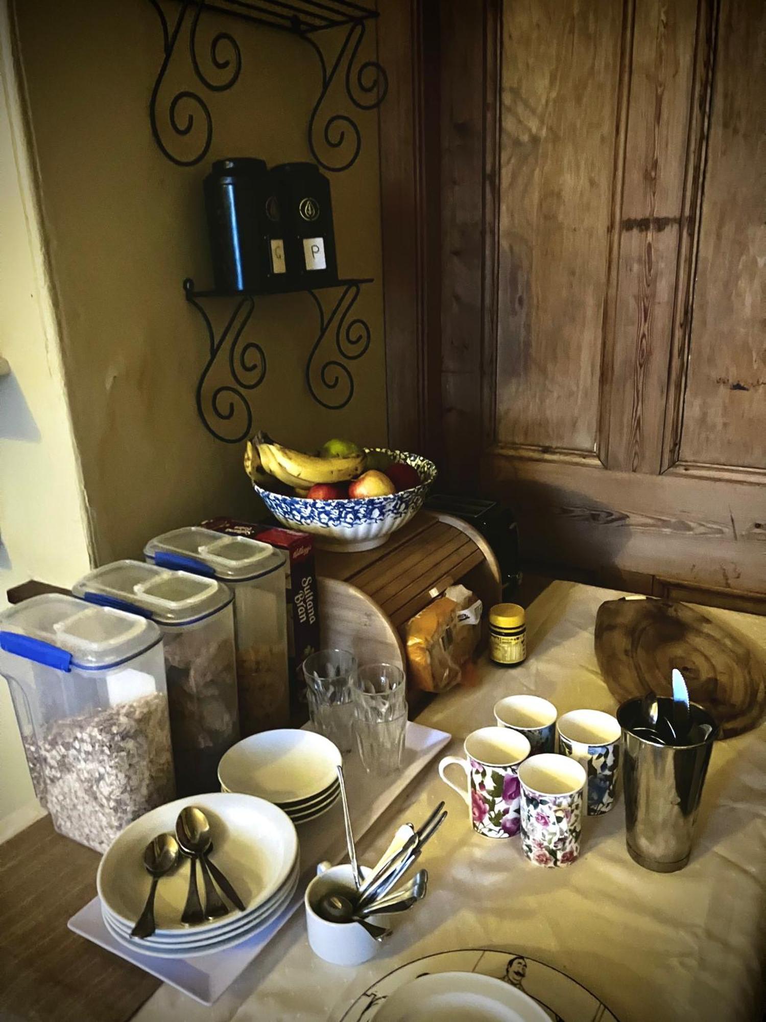 St Andrew'S Inn Conara Junction Екстериор снимка