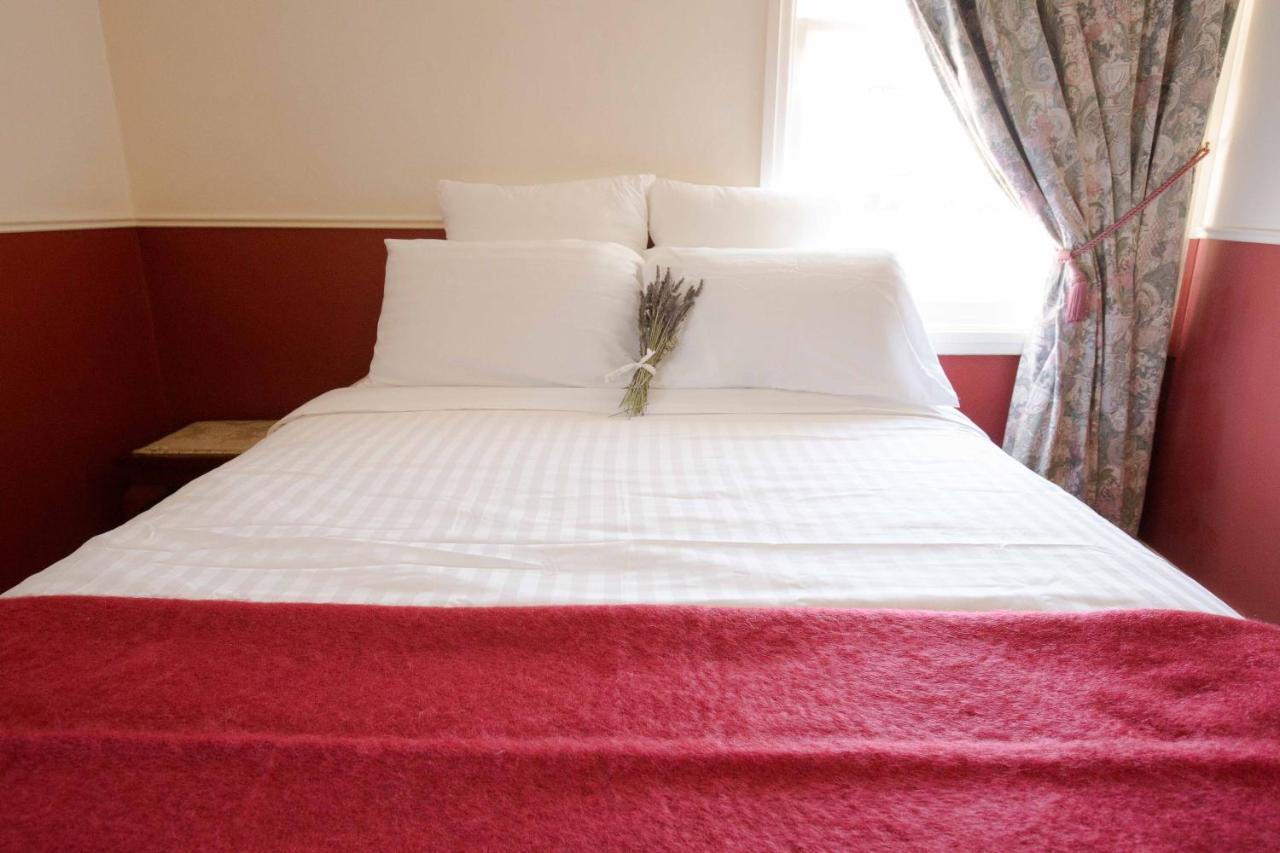 St Andrew'S Inn Conara Junction Екстериор снимка