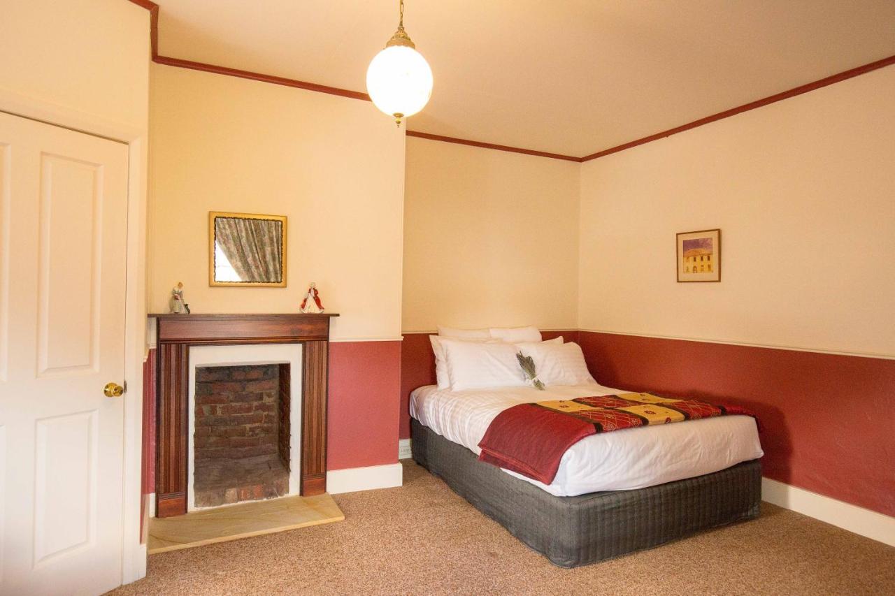 St Andrew'S Inn Conara Junction Екстериор снимка